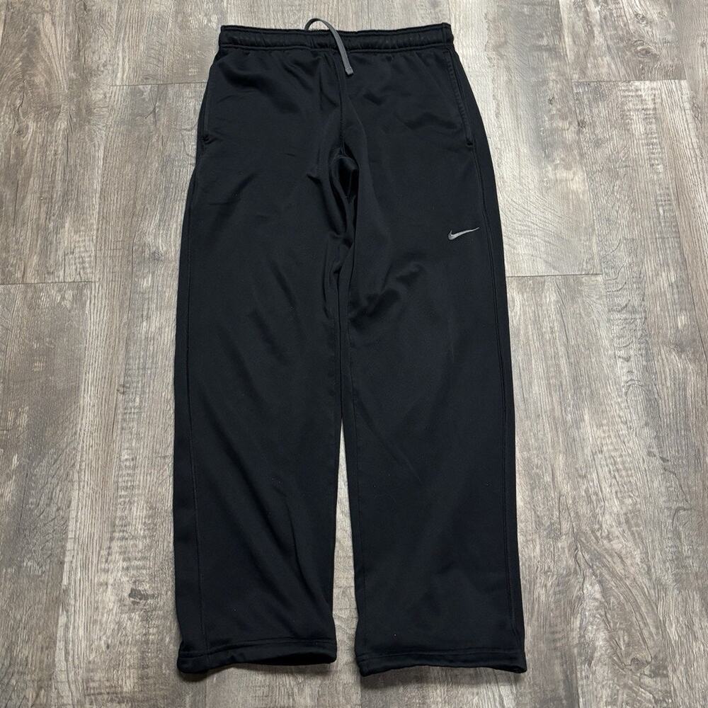 Nike Therma-Fit fleece-lined black sweatpants Size Medium